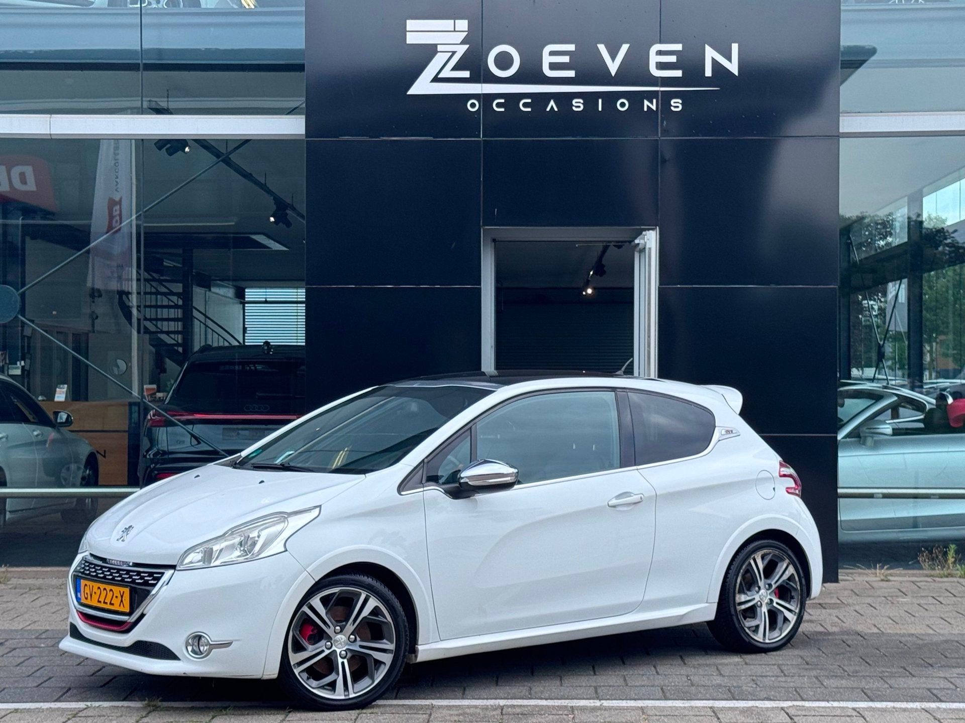 Peugeot 208 1.6 THP GTi, Voorwielaandrijving, Euro 5, Gebruikt, Zwart