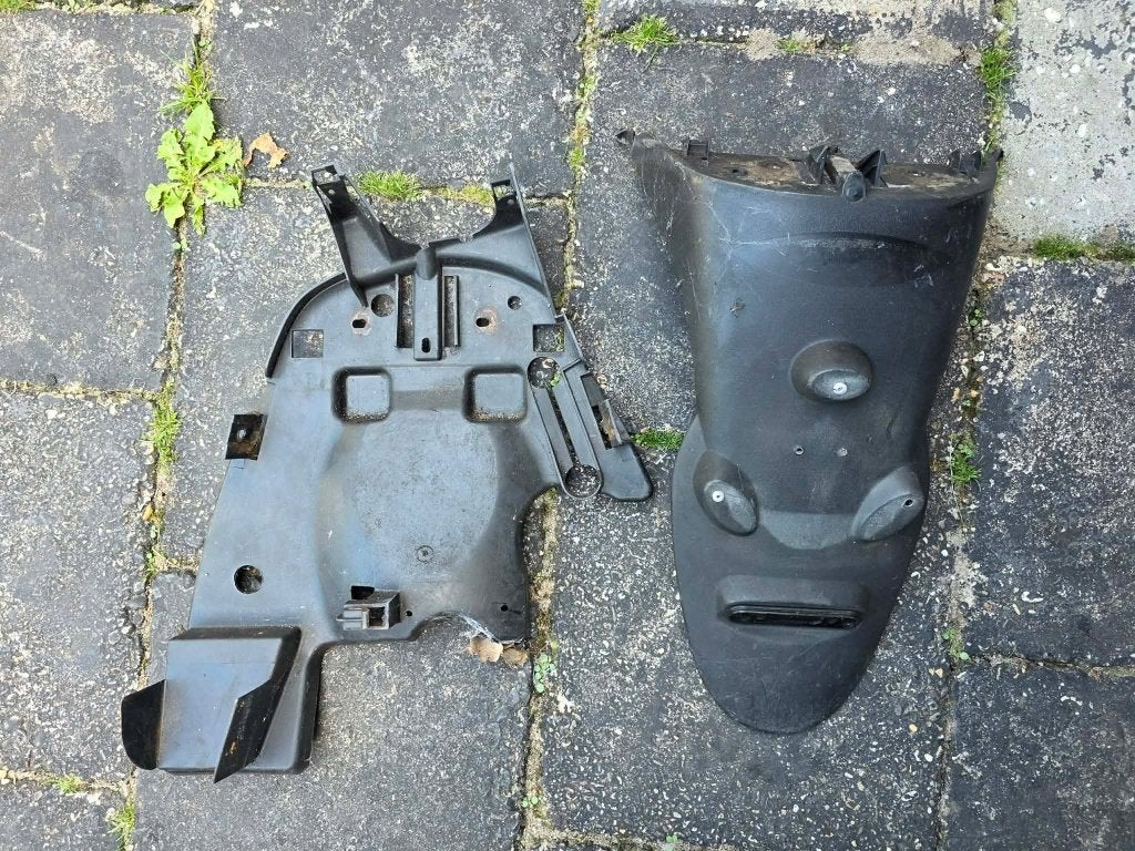 2x Peugeot Vivacity kappen – €10 per stuk, Verzenden, Gebruikt, Overige typen, Peugeot