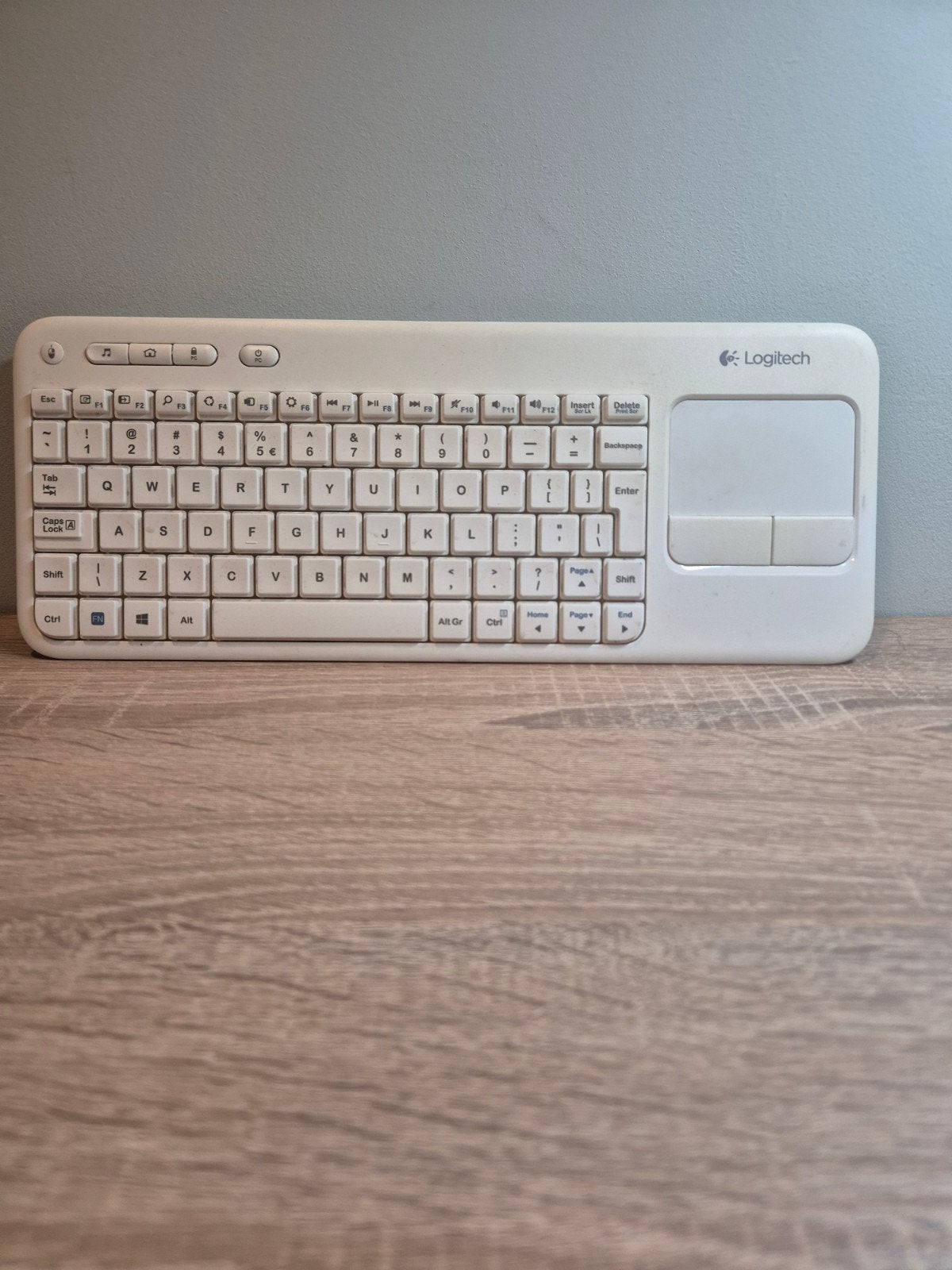 Logitech K400r Draadloos Toetsenbord met Touchpad, Gebruikt, Logitech, Ophalen of Verzenden, Draadloos