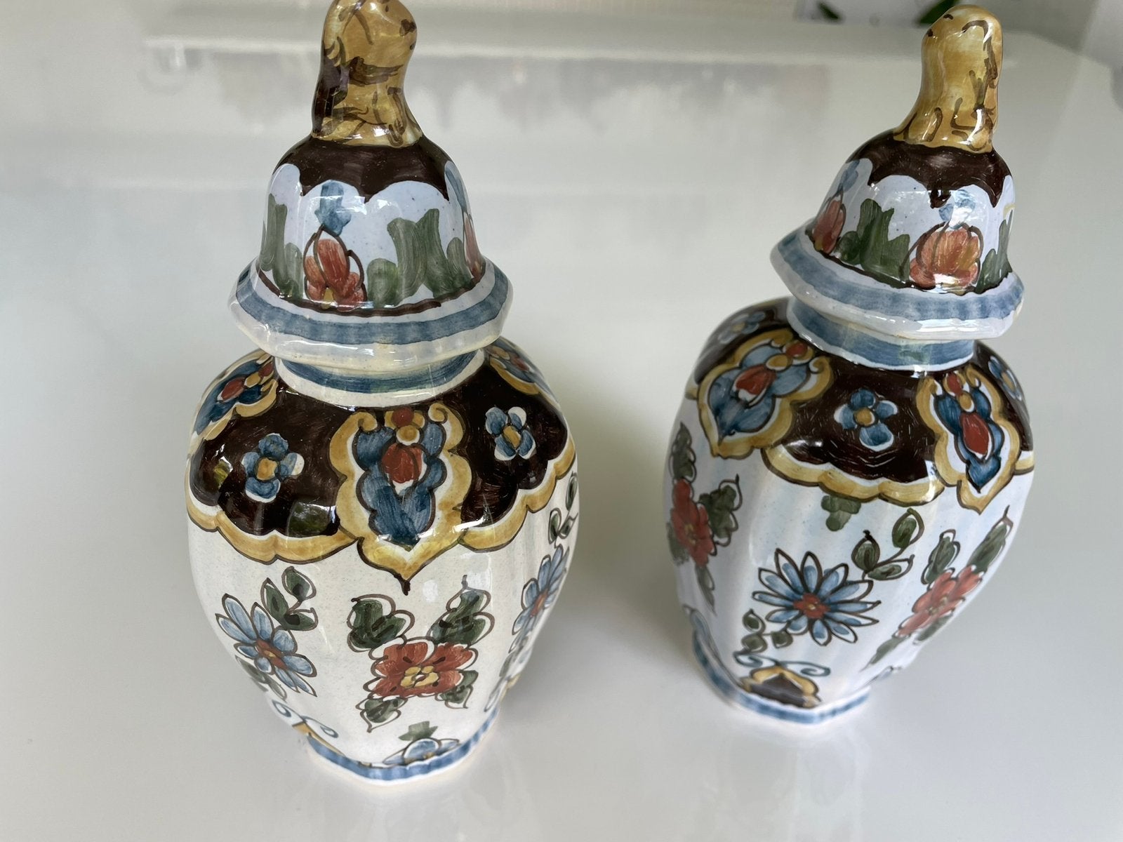 2 kleine kast Vazen. Makkum, Antiek en Kunst, Ophalen of Verzenden