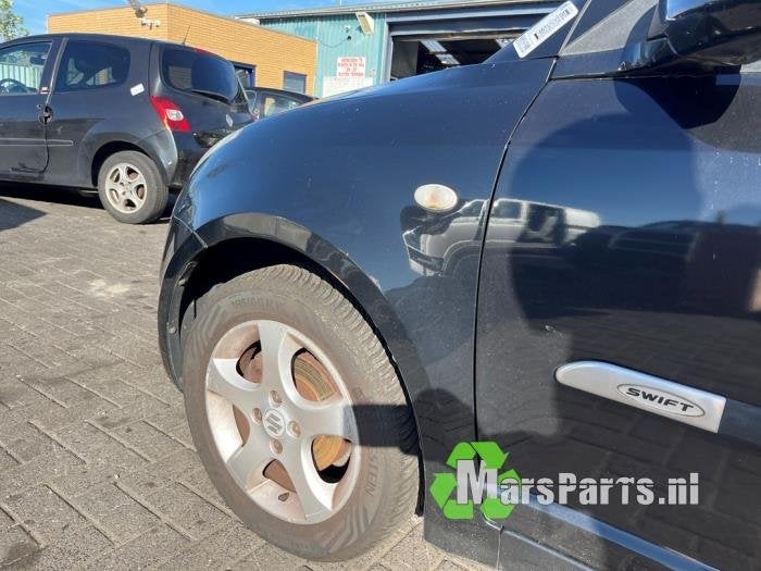 Scherm links-voor van een Suzuki Swift (ZJ3), Gebruikt, -, -, Ophalen of Verzenden