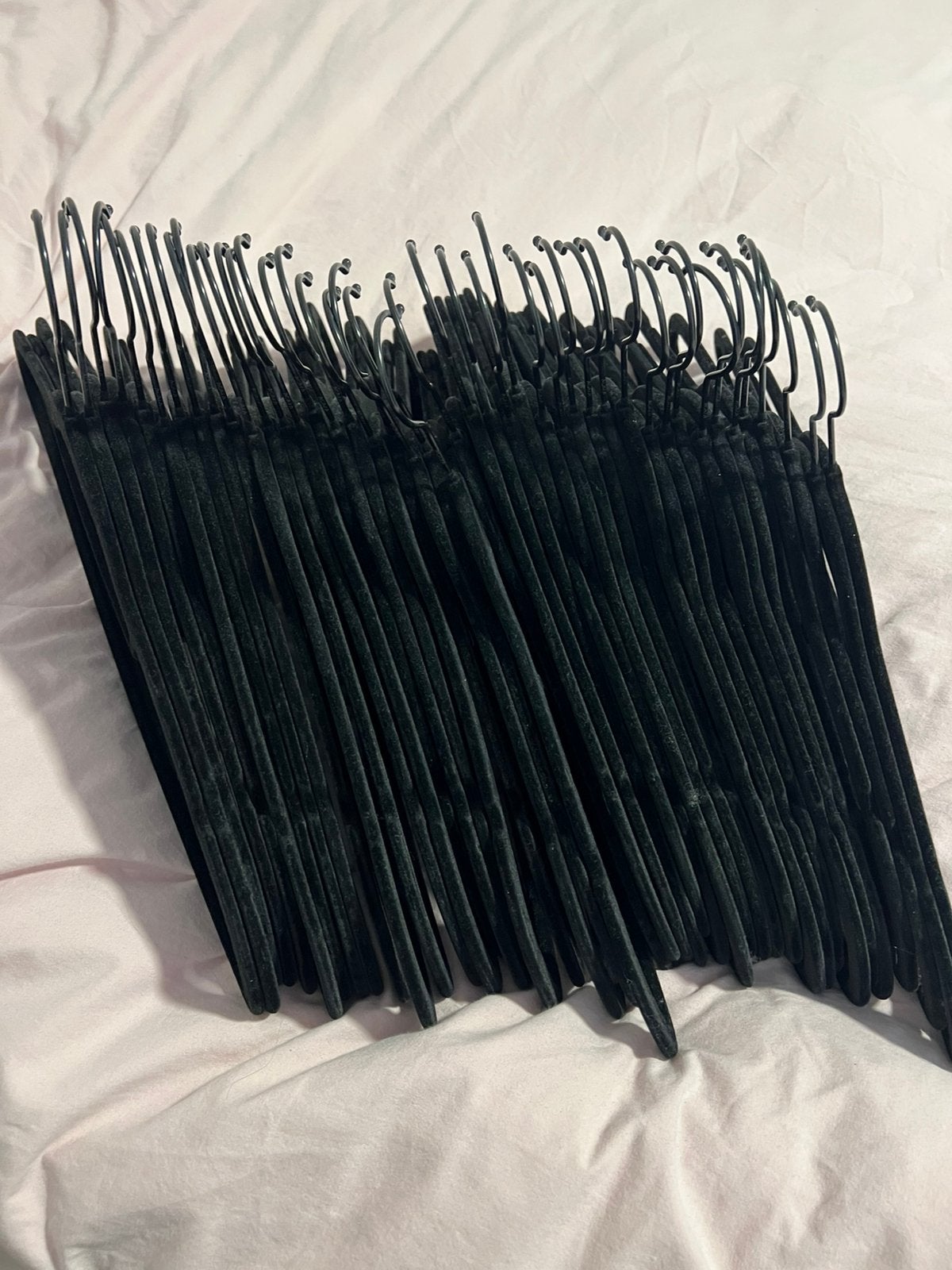 Suede hangers meer dan 50 stuks, Kleding | Dames, Ophalen, Gebruikt, Fluweel, Volwassenen