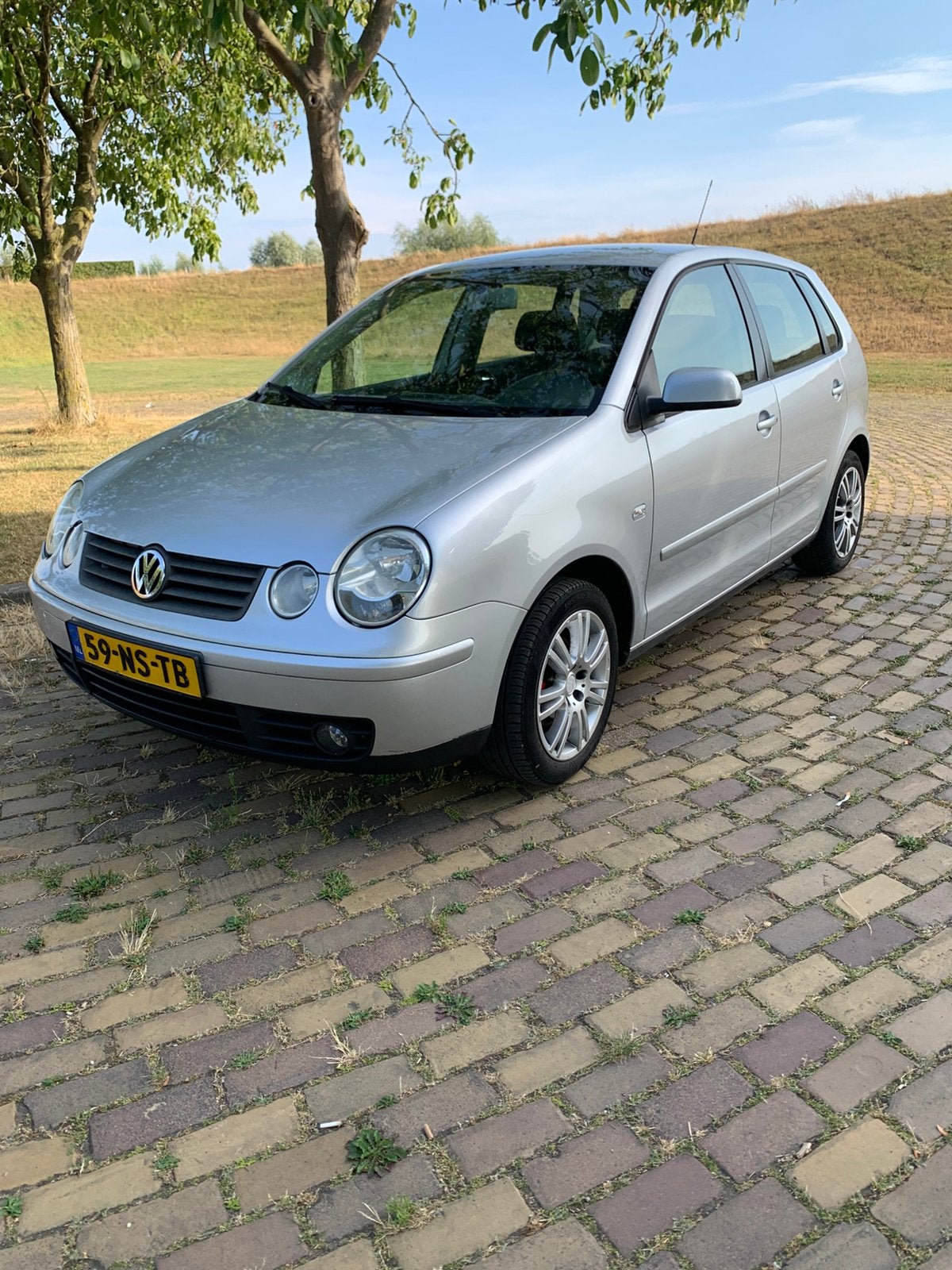 Volkswagen Polo 9N 1.4 55KW 2004 Grijs 5 deurs, Auto's, Voorwielaandrijving, 4 cilinders, Origineel Nederlands, Metallic lak