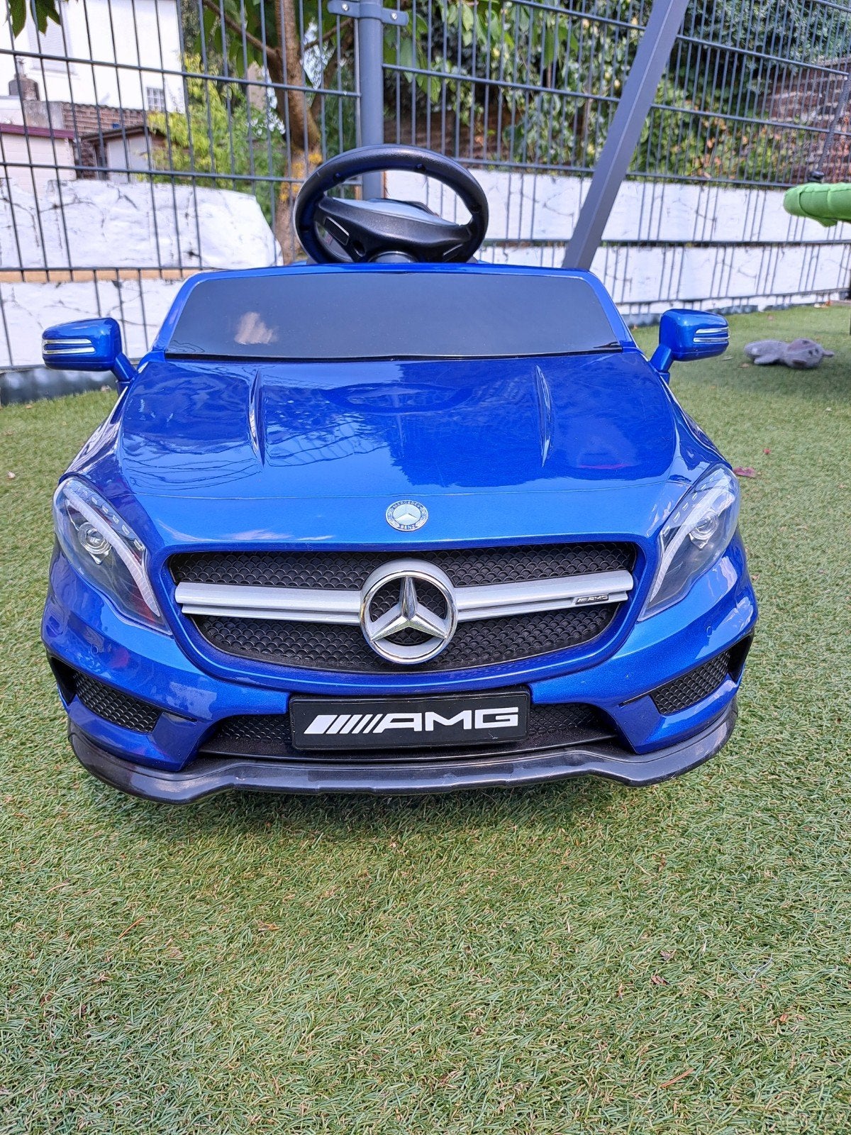 leuke mercedes, Zo goed als nieuw