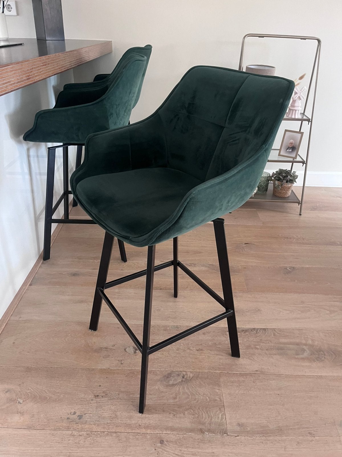 Barkrukken (3) groen velours, Huis en Inrichting, Barkrukken, 3 krukken, Ophalen, Zo goed als nieuw, 60 tot 90 cm