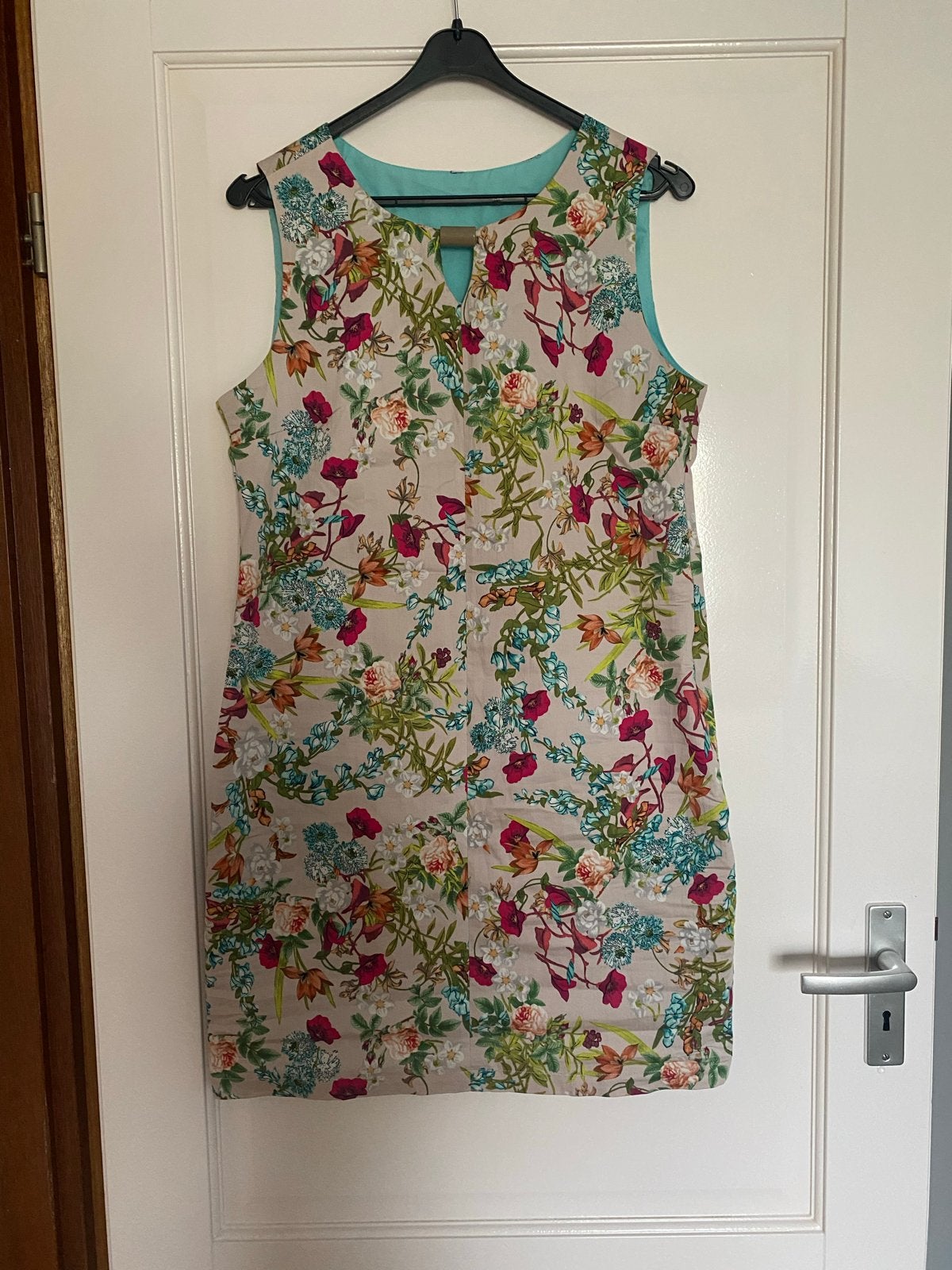 Schattig Zomerjurkje Maat 38/40 Bloemenprint, Maat 38/40 (M), Overige kleuren, Ophalen of Verzenden, Zo goed als nieuw