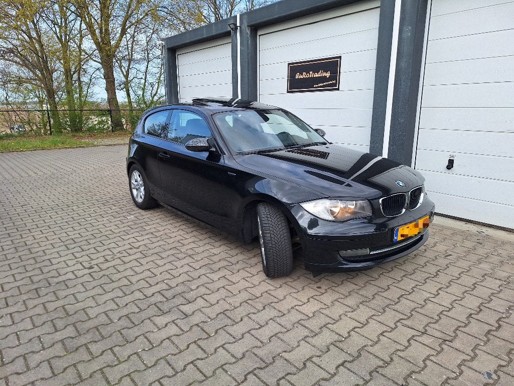 BMW 1-Serie 2.0 118I 3DR 2009 Zwart Google carplay NWE APK, 1-Serie, 4 cilinders, Zwart, Bedrijf
