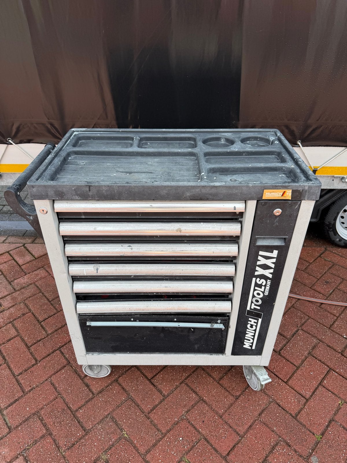 Gereedschapswagen met lades en gereedschap, Ophalen, Gebruikt