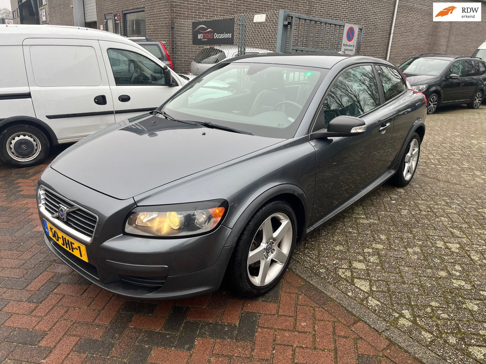 Volvo C30 1.6 Advantage! Nw distri! Parksensor! Leder!, Auto's, Volvo, Voorwielaandrijving, 1596 cc, 101 pk, Gebruikt