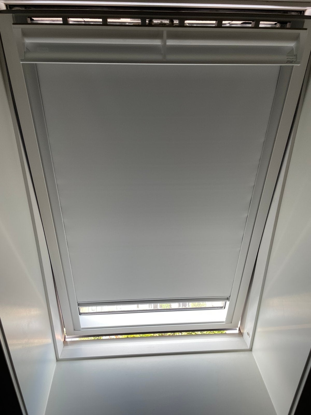 Velux rolgordijn verduisterend GGL MK06 wit 62x100 cm, Overige materialen, Overige merken, Verduisterend, Wit