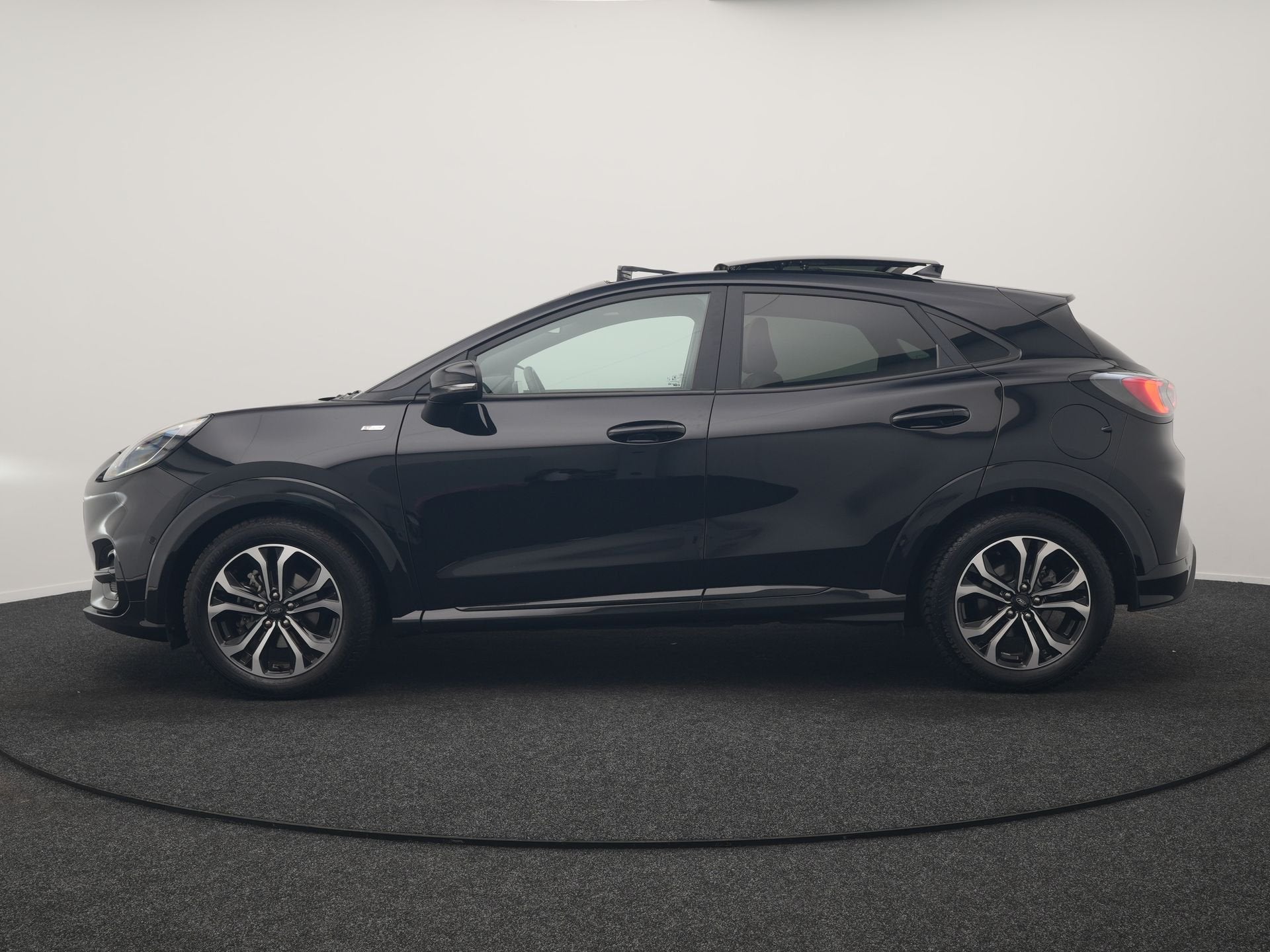 Ford Puma 1.0 EcoBoost Hybrid ST-Line X 155pk Dealer O.H | T, Auto's, Voorwielaandrijving, Dealer onderhouden, Leder en Stof, Bedrijf