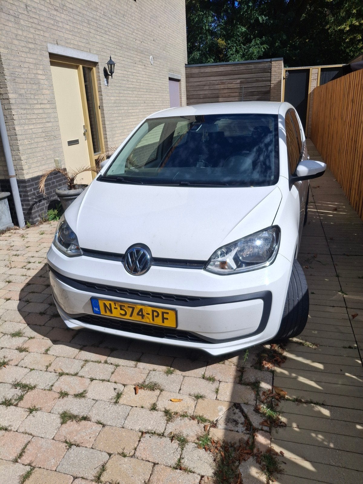 Foto 5 van Volkswagen up! 1.0 75PK 5D 2018 Wit