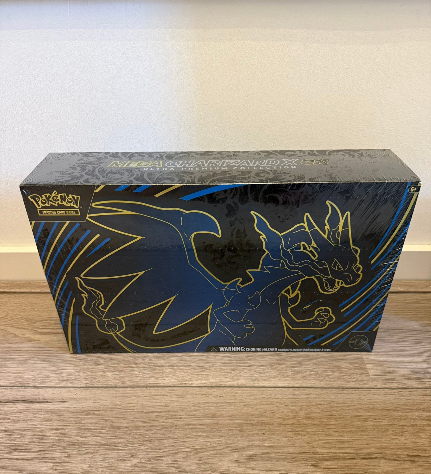 Mega Charizard EX - Ultra Premium Collection, Ophalen of Verzenden, Zo goed als nieuw, Boosterbox