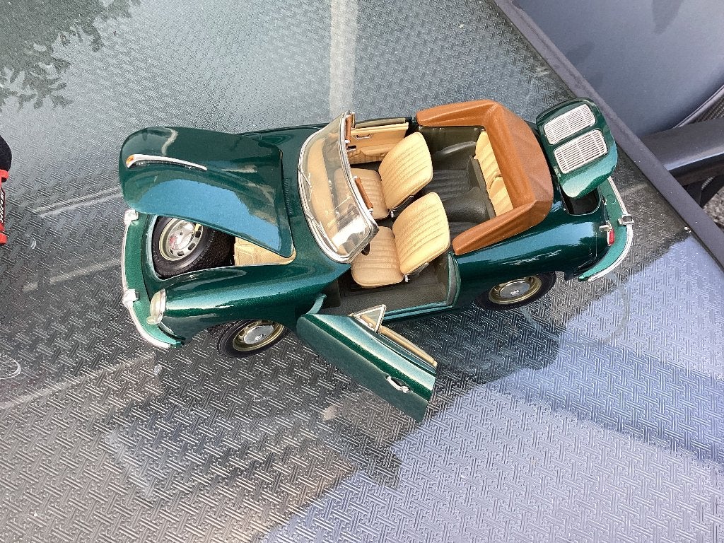 3 metalen modelauto’s 1:18 merk Burago, Hobby en Vrije tijd, Modelauto's | 1:18, Ophalen of Verzenden, Zo goed als nieuw, Auto