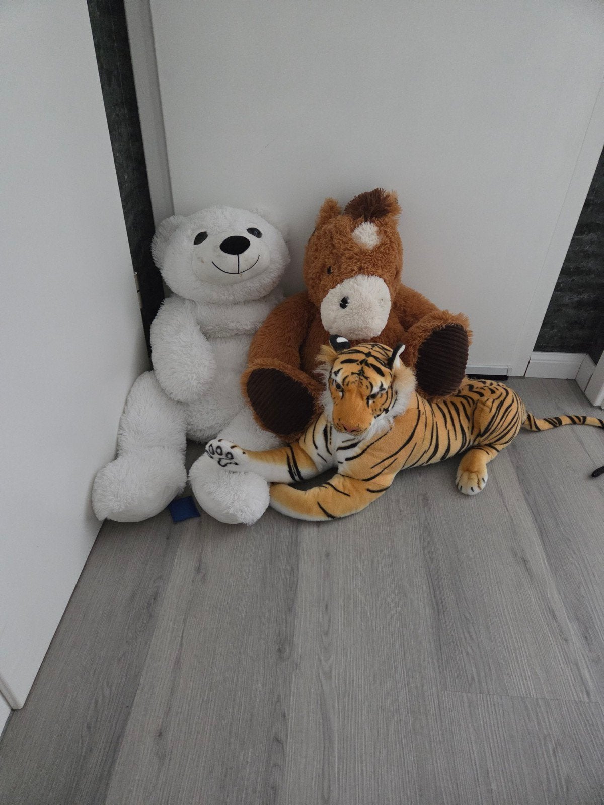 Grote knuffels: Witte beer, paard en tijger, Kinderen en Baby's, Speelgoed | Knuffels en Pluche, Gebruikt, Beer, Ophalen of Verzenden