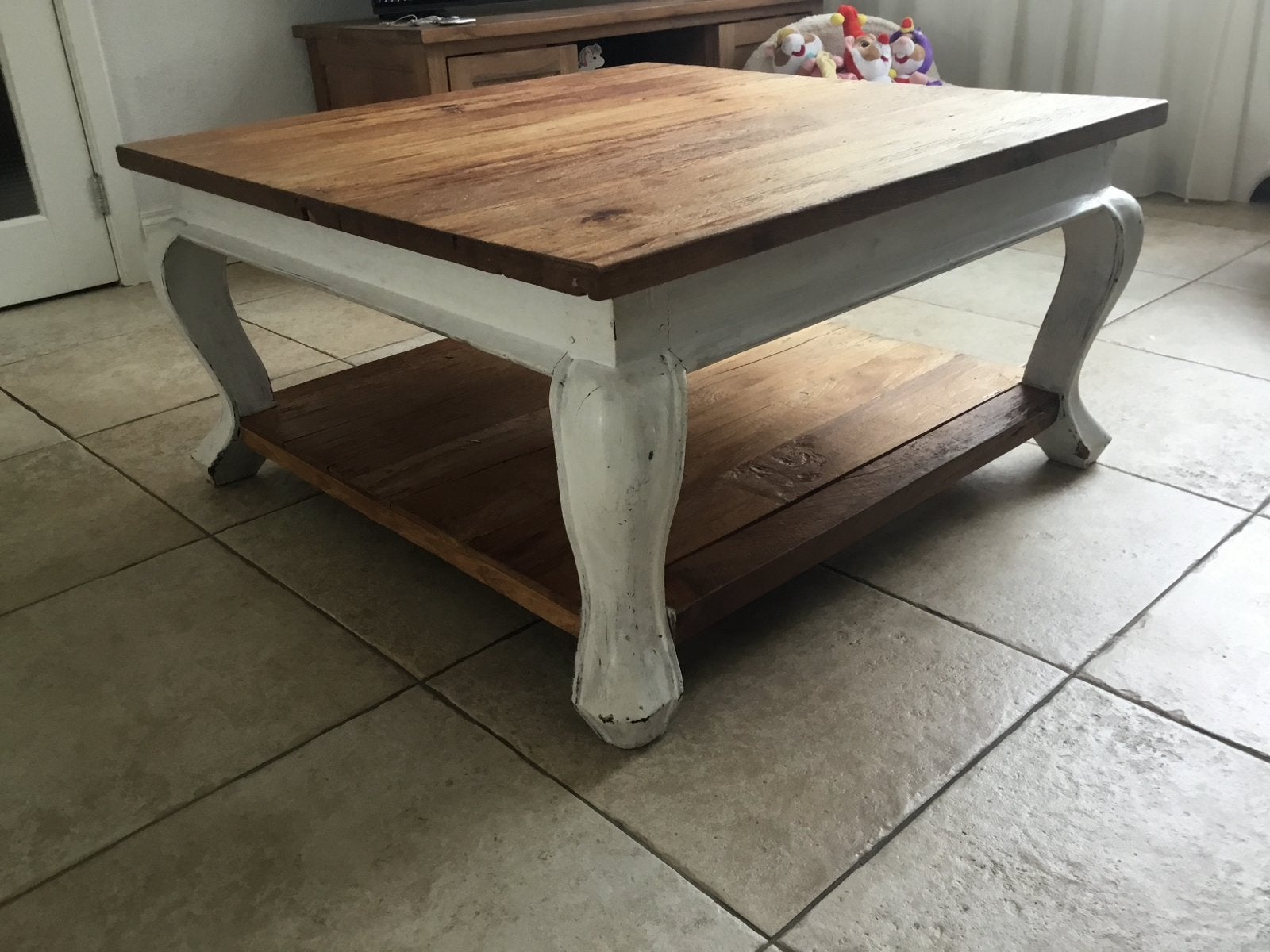 Salontafel van hout met sierlijke poten, Ophalen, Gebruikt, Vierkant, 50 tot 100 cm