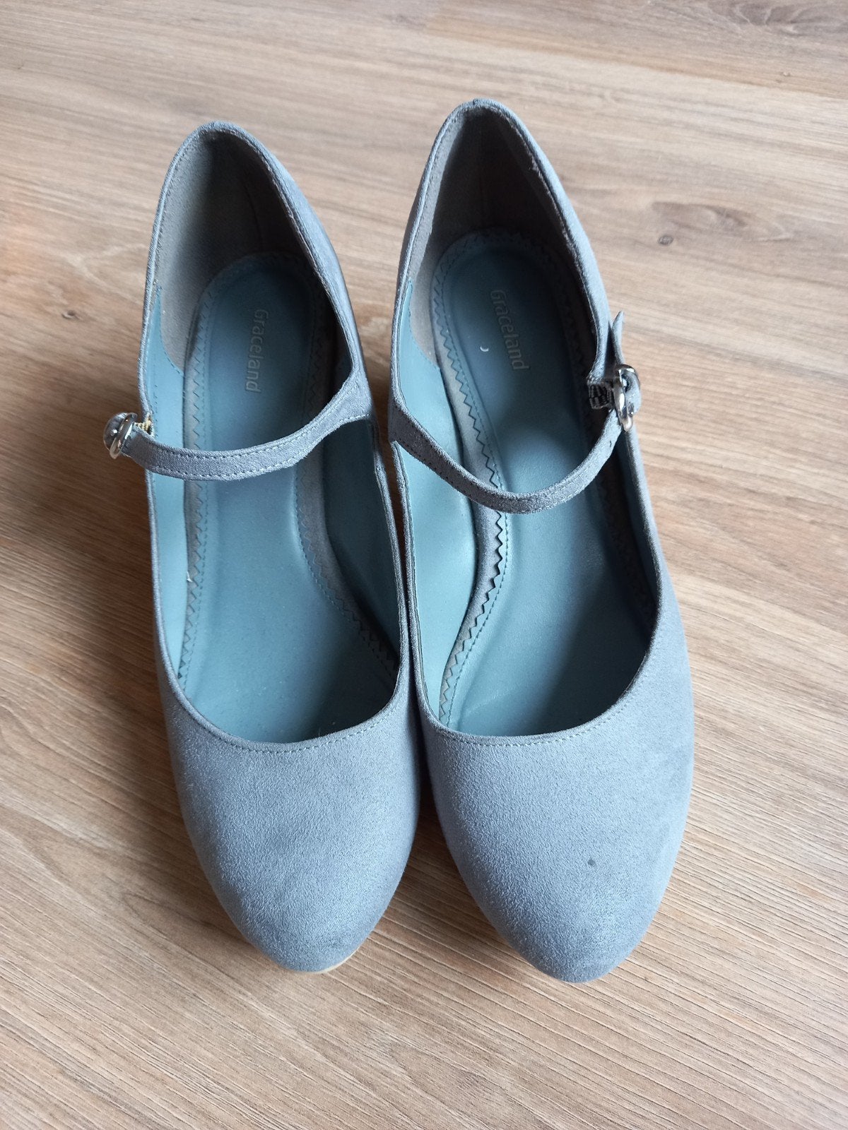 Lage hak schoenen maat 40 Z.G.A.N zie foto's, Schoenen met lage hakken, Ophalen of Verzenden, Zo goed als nieuw, Graceland