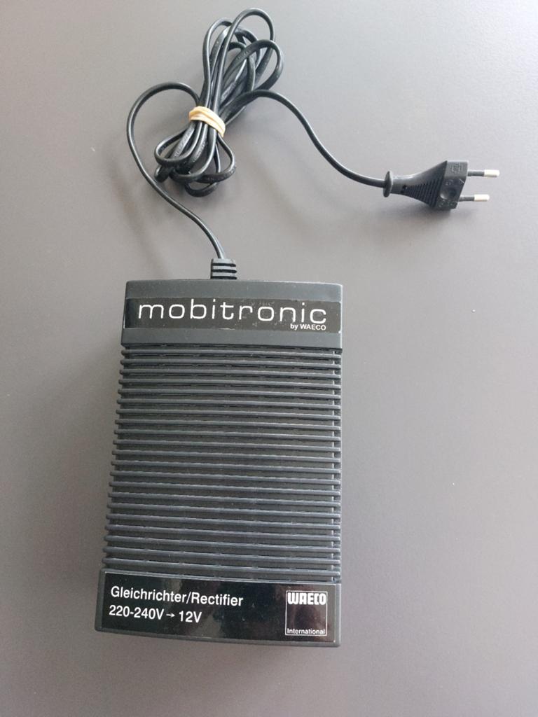 Waeco Mobitronic Omvormer 220-240V naar 12V, Ophalen, Gebruikt