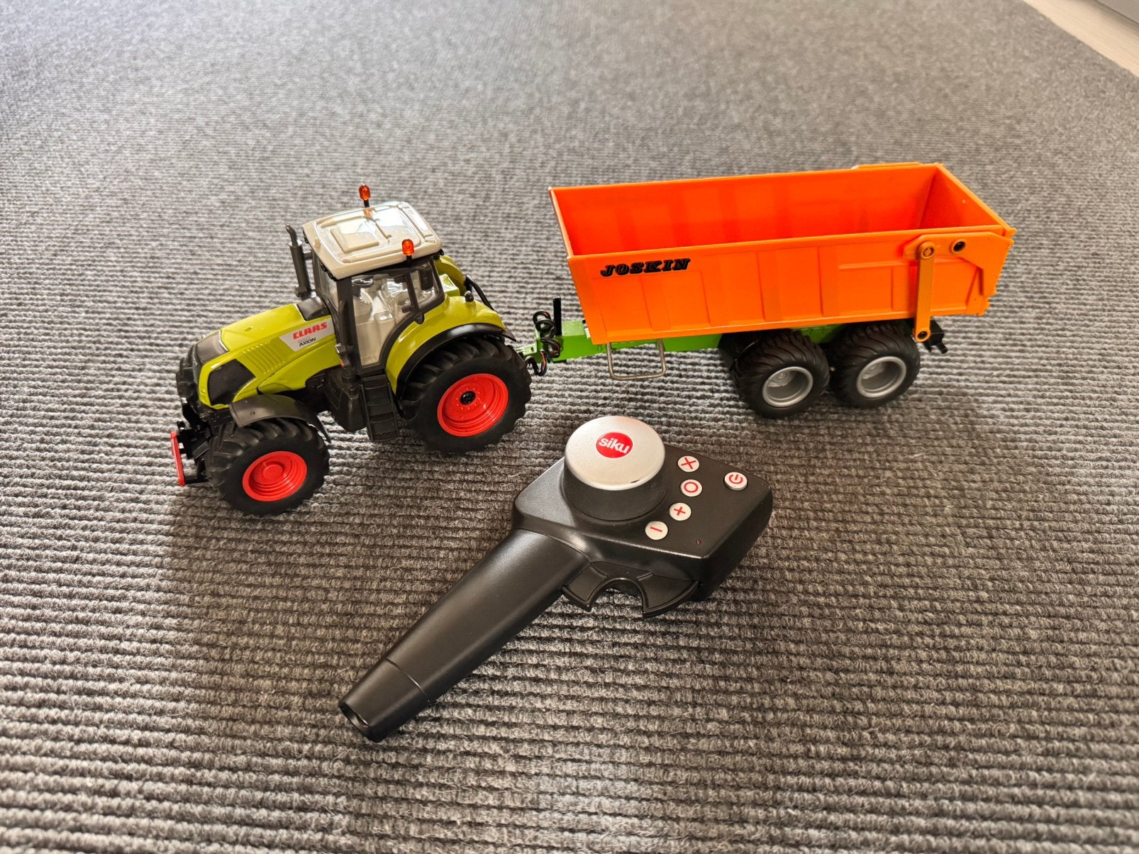 Siku klaas 6882 met joskin kipper 6780, Hobby en Vrije tijd, Ophalen of Verzenden, Zo goed als nieuw, Tractor of Landbouw, SIKU