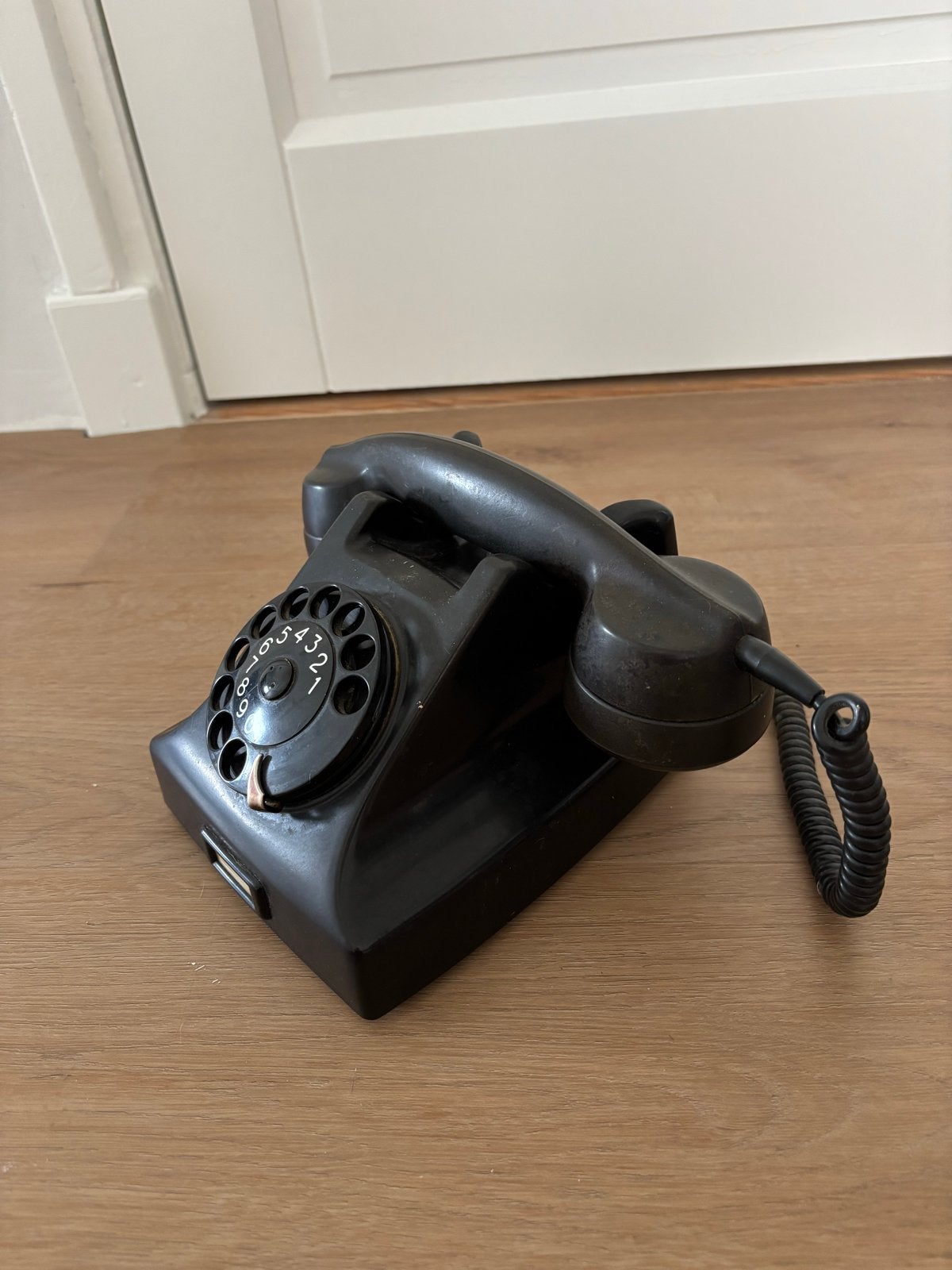Vintage Bakelieten Telefoon met Draaischijf - Zwart, Telecommunicatie, Vaste telefoons | Niet Draadloos, Ophalen, Gebruikt, Bakeliet