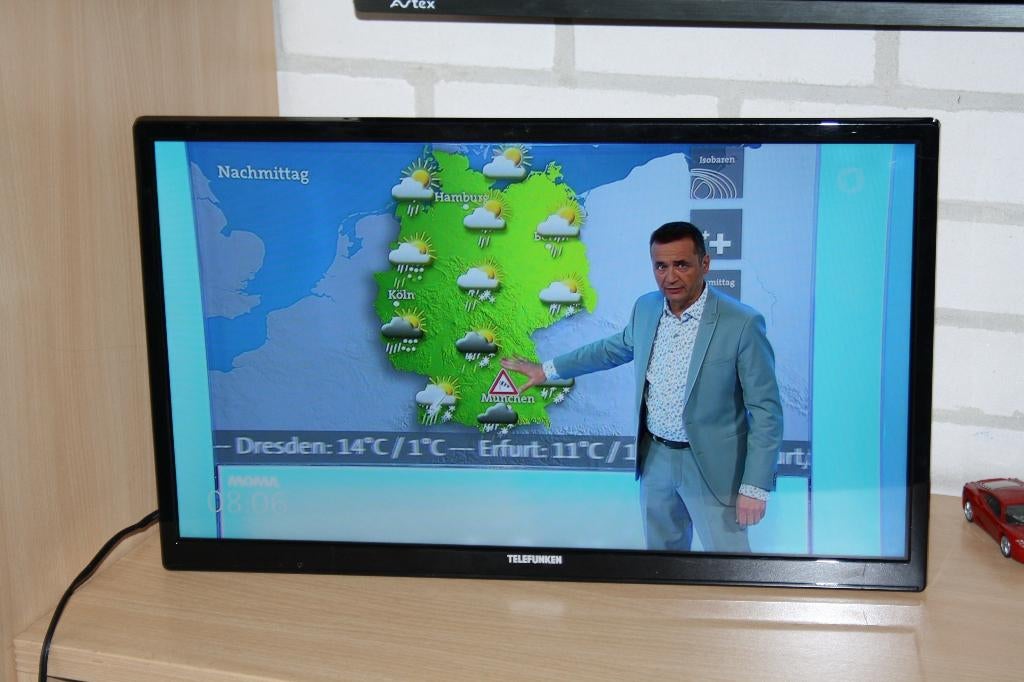Telefunken  smart TV met netflix 24inch, Duitsland, Ophalen of Verzenden, Info@teelfunken.com, Telefunken