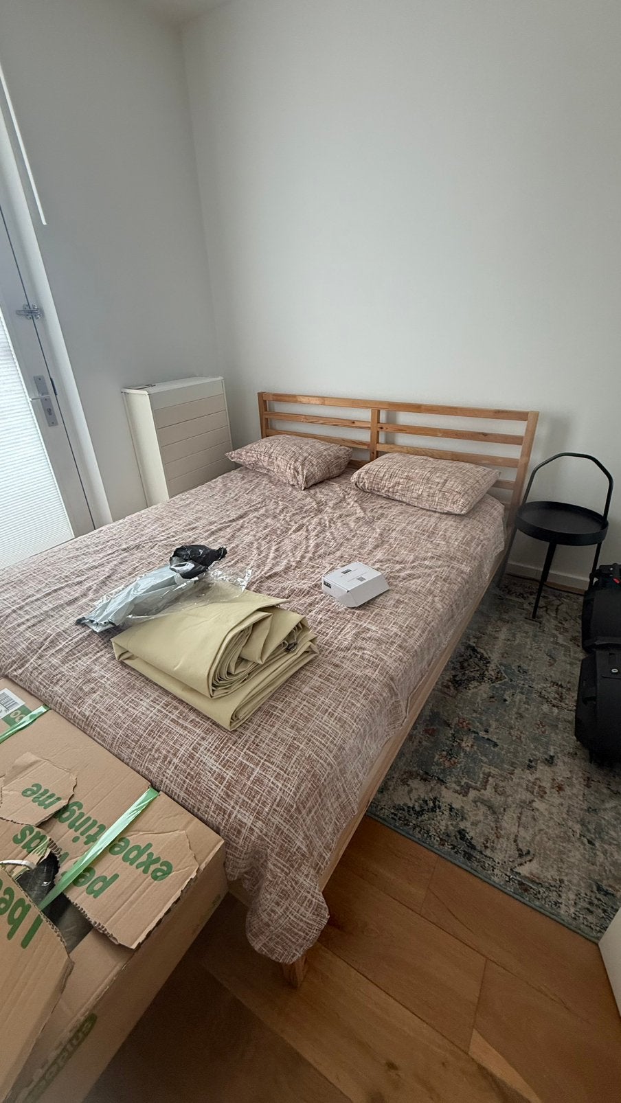 Gratis - moet weg - Ikea bed 160x200cm, Ophalen, Gebruikt, Wit, Tweepersoons