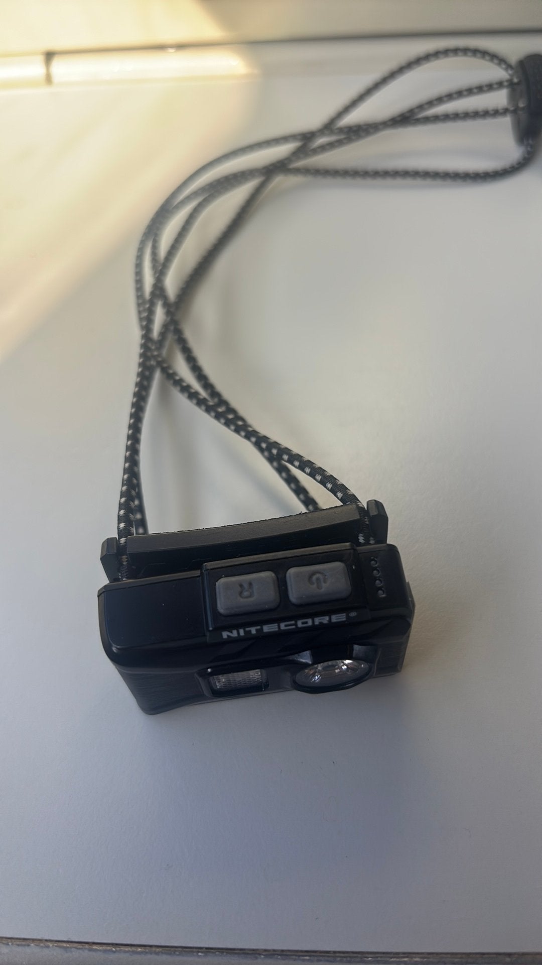 Nitecore hoofdzaklamp, Ophalen of Verzenden, Zo goed als nieuw, Accu