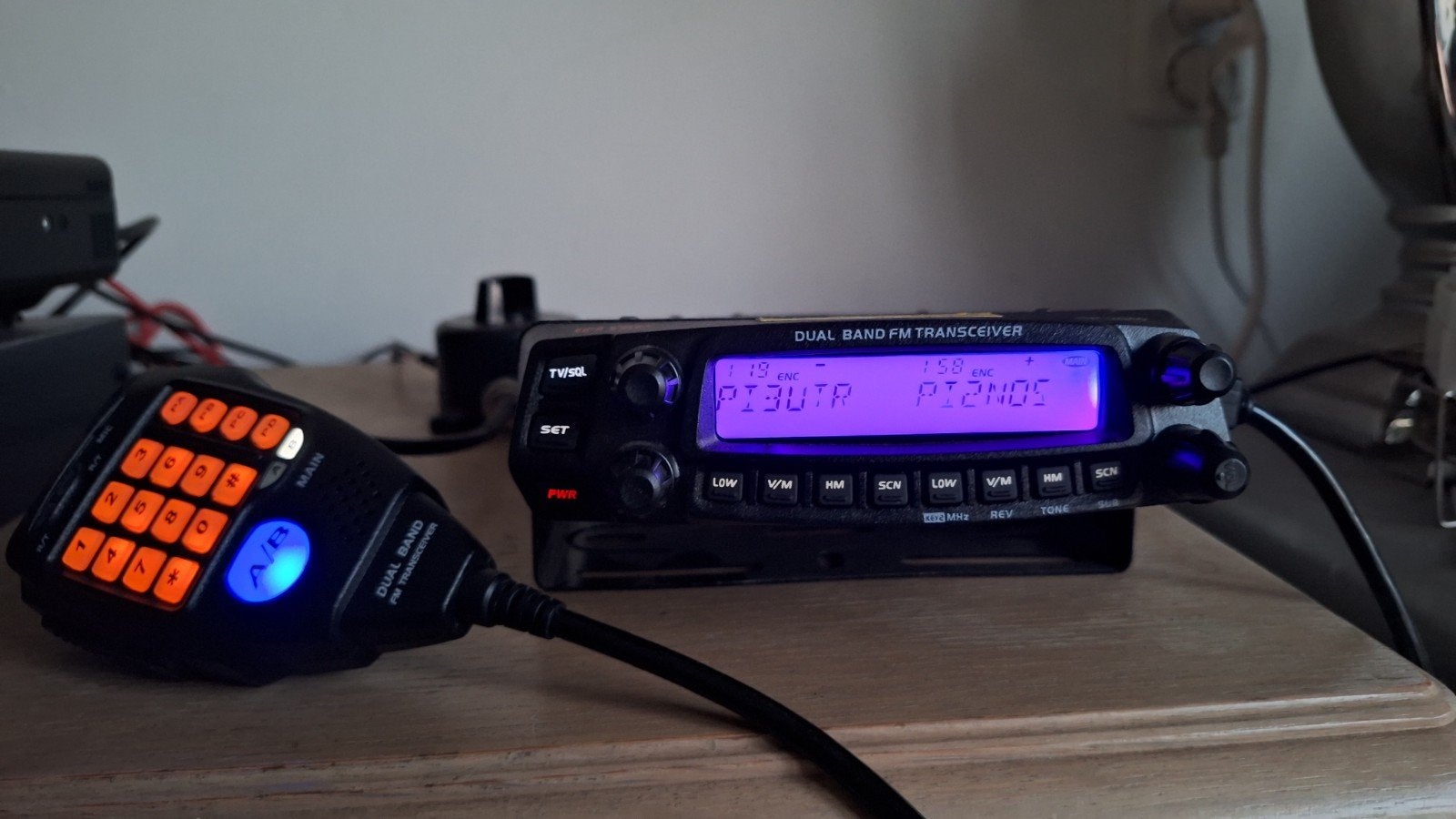 intek hr 2040 vhf uhf, Ophalen of Verzenden, Zo goed als nieuw, Zender en Ontvanger