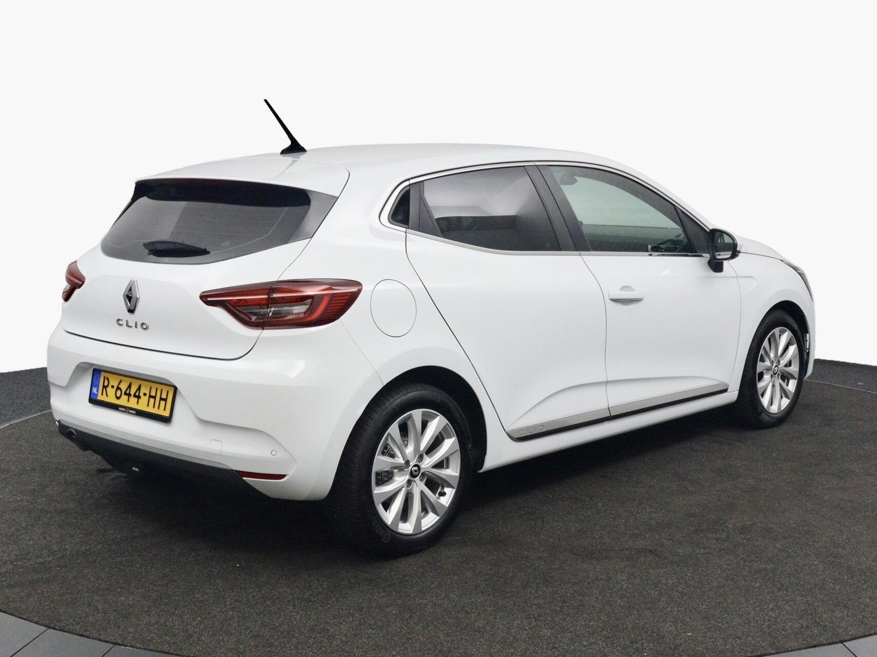 Renault Clio 1.0 TCe Intens wit, Gebruikt, Euro 6, Parkeersensor, Origineel Nederlands