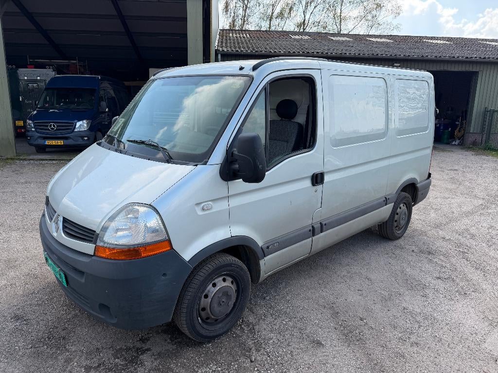 Renault Master T28 2.5 DCI L1h1 - Automaat | Airco, Auto's, Bestelauto's, 1800 kg, Airconditioning, 4 cilinders, Renault
