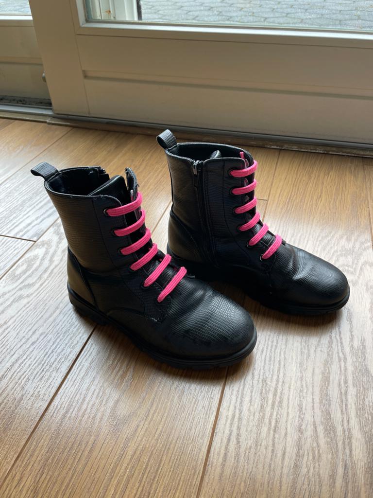 Zwarte kinderlaarzen met roze veters - Maat 33, Ophalen, Gebruikt, Meisje, Laarzen