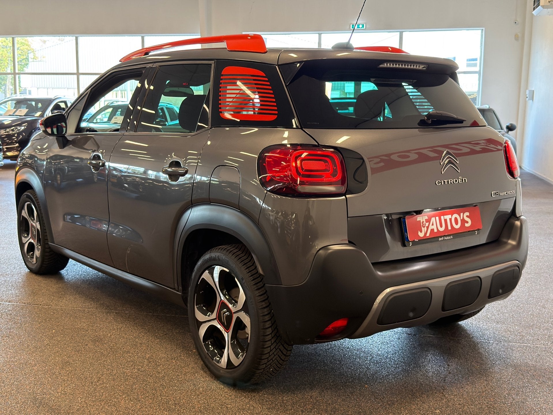 Citroen C3 AIRCROSS 1.2 PureTech S&S Shine NAVI, CAMERA, CAR, Auto's, Gebruikt, Verwarmde buitenspiegels, Bedrijf, 600 kg