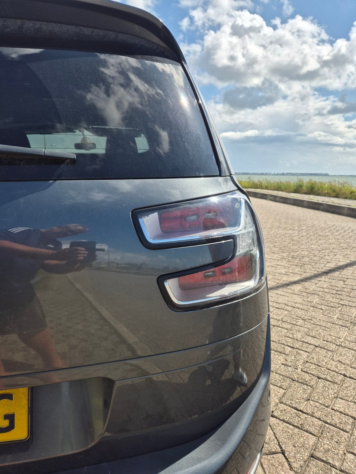 Citroën C4 1.2 Puretech 130pk S&S 2015 Grijs, Voorwielaandrijving, 1350 kg, 1199 cc, 7 stoelen