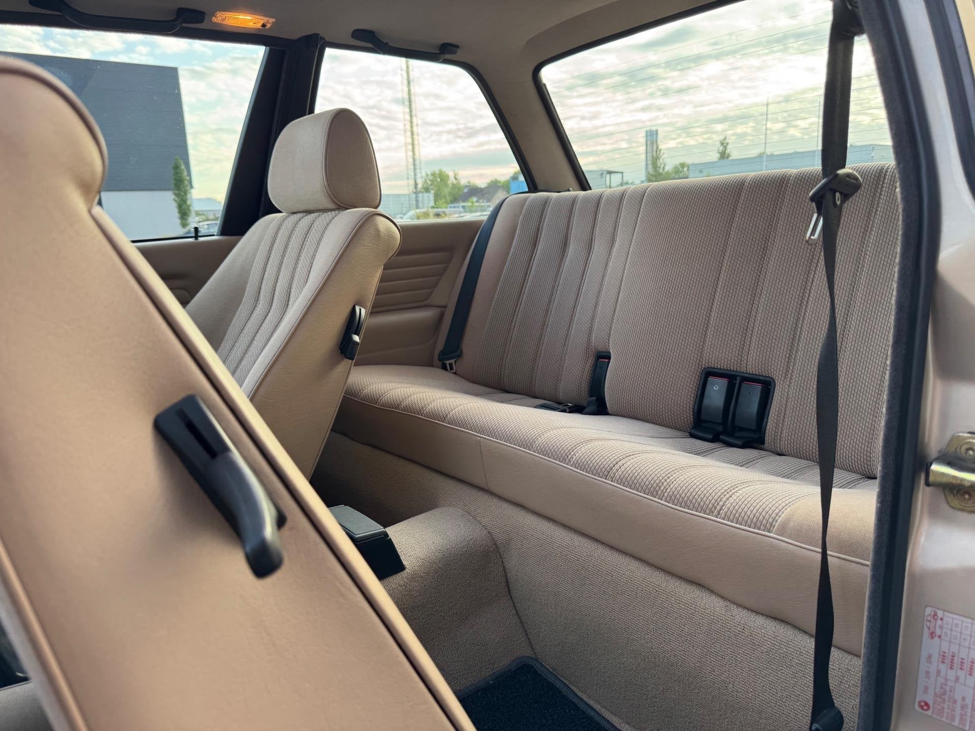 BMW 318I E30 Automaat/Youngtimer, foto 12