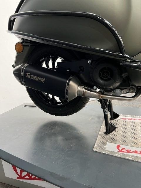 akrapovic Uitlaat 50cc 4t (Nieuw), Fietsen en Brommers, Brommeronderdelen | Scooters, Ophalen of Verzenden, Zo goed als nieuw