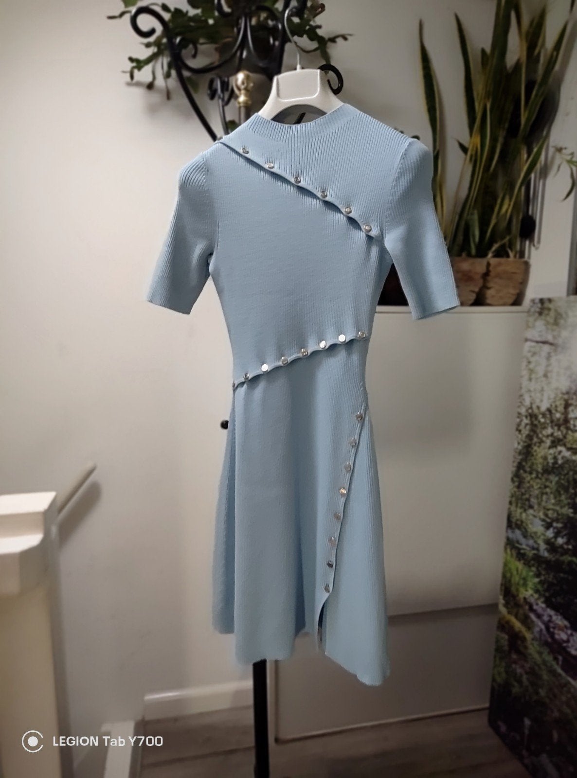 Maje Stijlvolle lichtblauwe jurk met knoopdetails, Blauw, Ophalen of Verzenden, Maat 34 (XS) of kleiner, Onder de knie