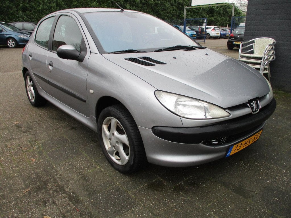 Peugeot 206 1.6-16V Gentry TREKHAAK! APK 12-2026!, Auto's, Voorwielaandrijving, 4 cilinders, Origineel Nederlands, Bedrijf
