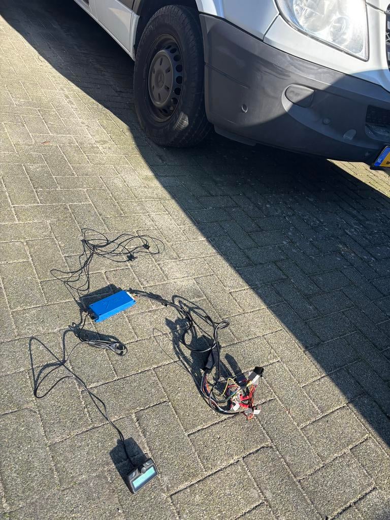 Parrot systeem kompleet komt zo van sprinter / crafter, Ophalen