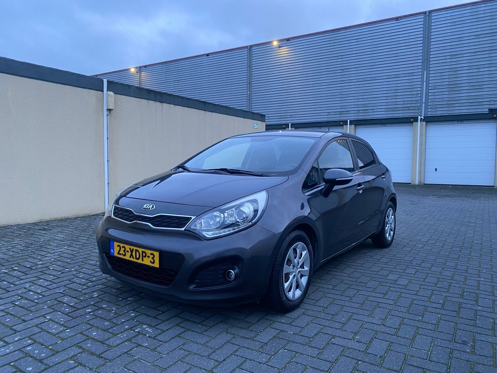 Kia Rio 1.2 I 5DRS 2012 Grijs, Euro 5, 40 €/maand, Zwart, 4 cilinders