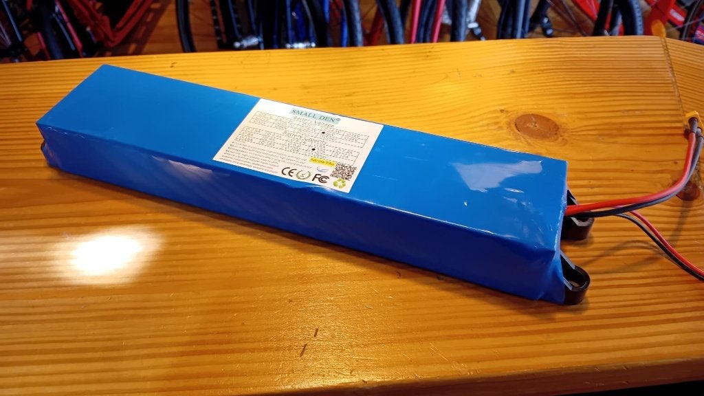 Nieuwe accu voor e-step. o.a. Veeley, Fietsen en Brommers, Steps, Nieuw, Elektrische step (E-scooter), Ophalen of Verzenden