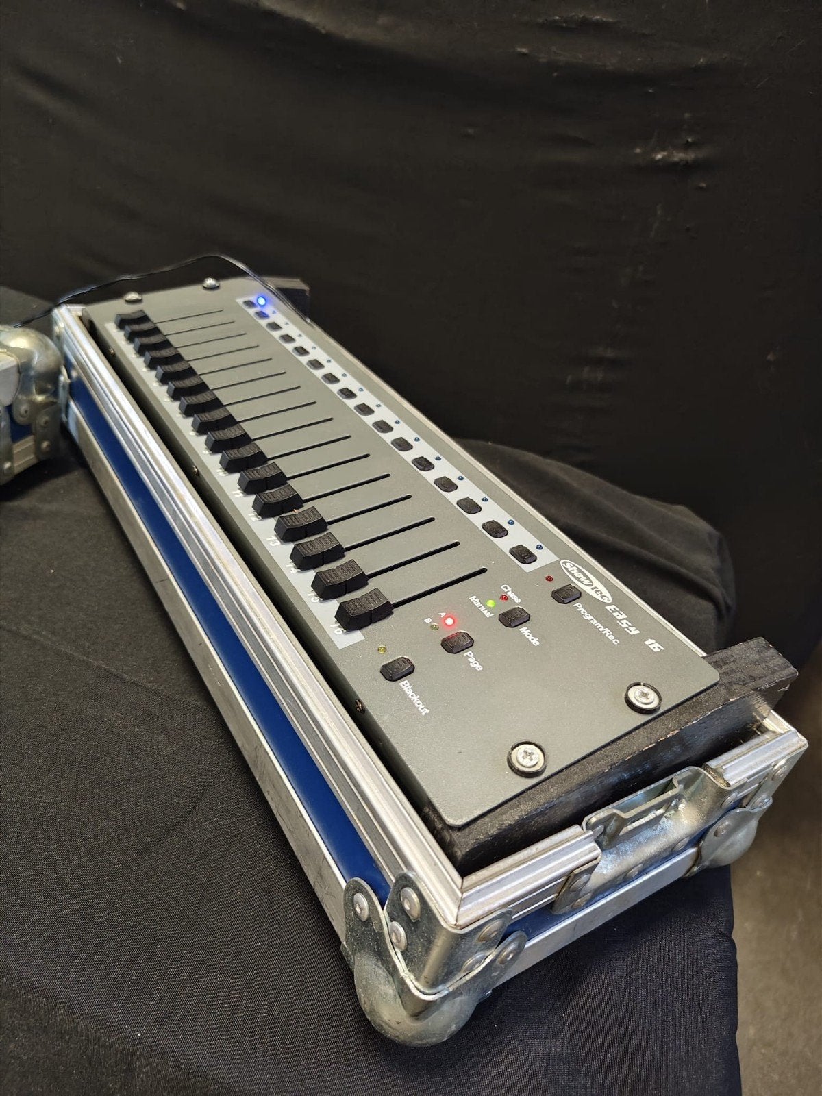 Showtec Easy 16 DMX Light Controller with Custom Flight Case, Ophalen of Verzenden, Gebruikt