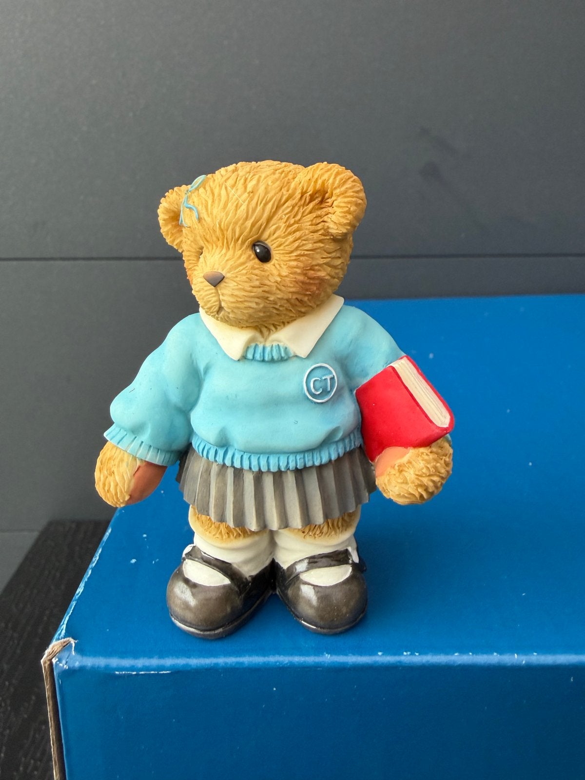 Cherished Teddies Beeldje Schoolmeisje, Ophalen of Verzenden, Zo goed als nieuw, Dier