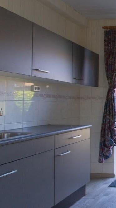 Moderne grijze keuken met boven- en onderkasten, Gebruikt, Enkelwandige keuken, Ophalen of Verzenden, Kunststof