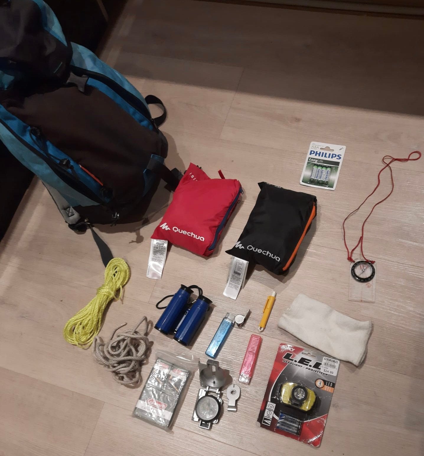 Lichtgewicht berg rugzak inclusief survival attributen, Ophalen of Verzenden, Zo goed als nieuw