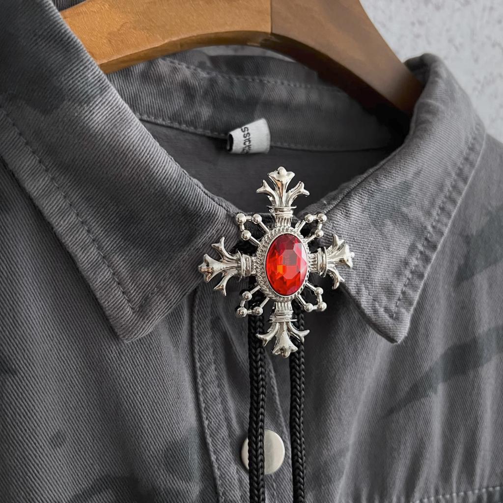 Western bolo stropdas met rode steen / cowboy tie heren usa, Kleding | Heren, Stropdassen, Verzenden, Nieuw, Rood