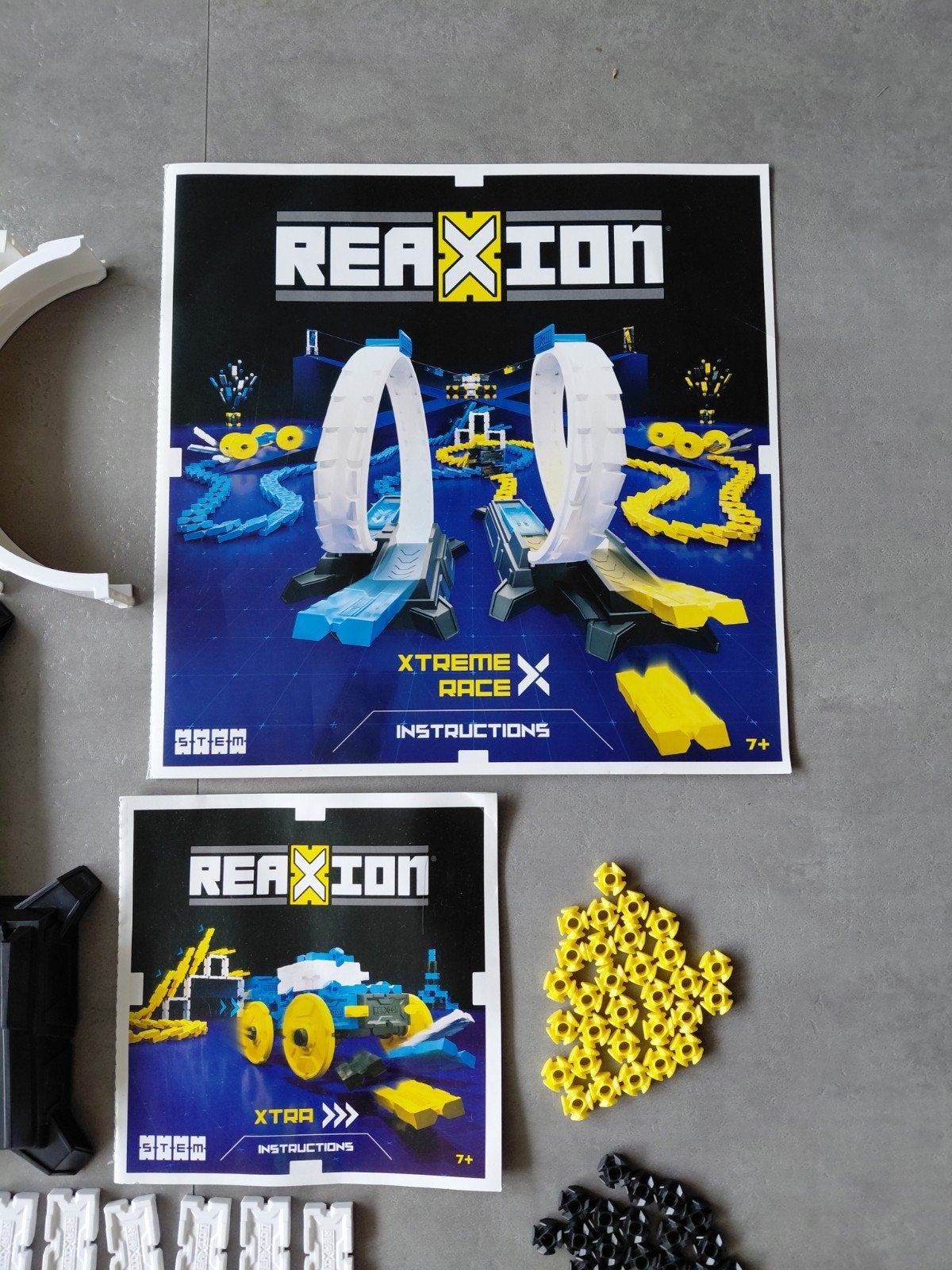 Reaxion 2 sets, Ophalen of Verzenden, Zo goed als nieuw
