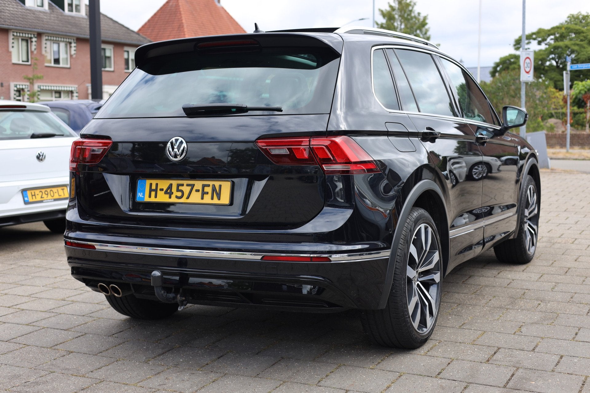 Volkswagen Tiguan 2.0 TSI 4MOTION | R-LINE | PANO | CAMERA |, Auto's, Automaat, Gebruikt, Euro 6, 1984 cc