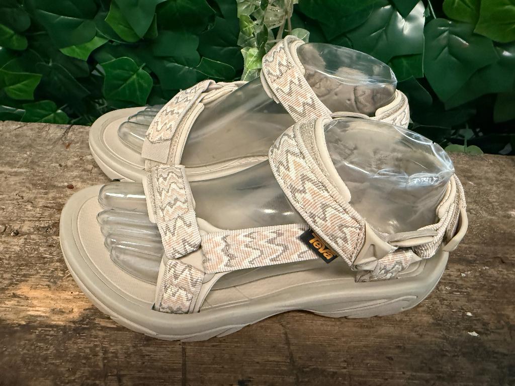 gewoon Nieuwe sandalen van Teva maat 38, Teva, Nieuw, Teva, Grijs