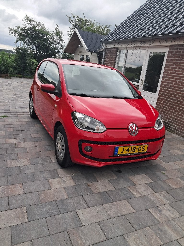 Volkswagen up! 1.0 44KW 2013 Rood, nieuw APK ,G3 installatie, Voorwielaandrijving, Stof, Up!, 4 stoelen