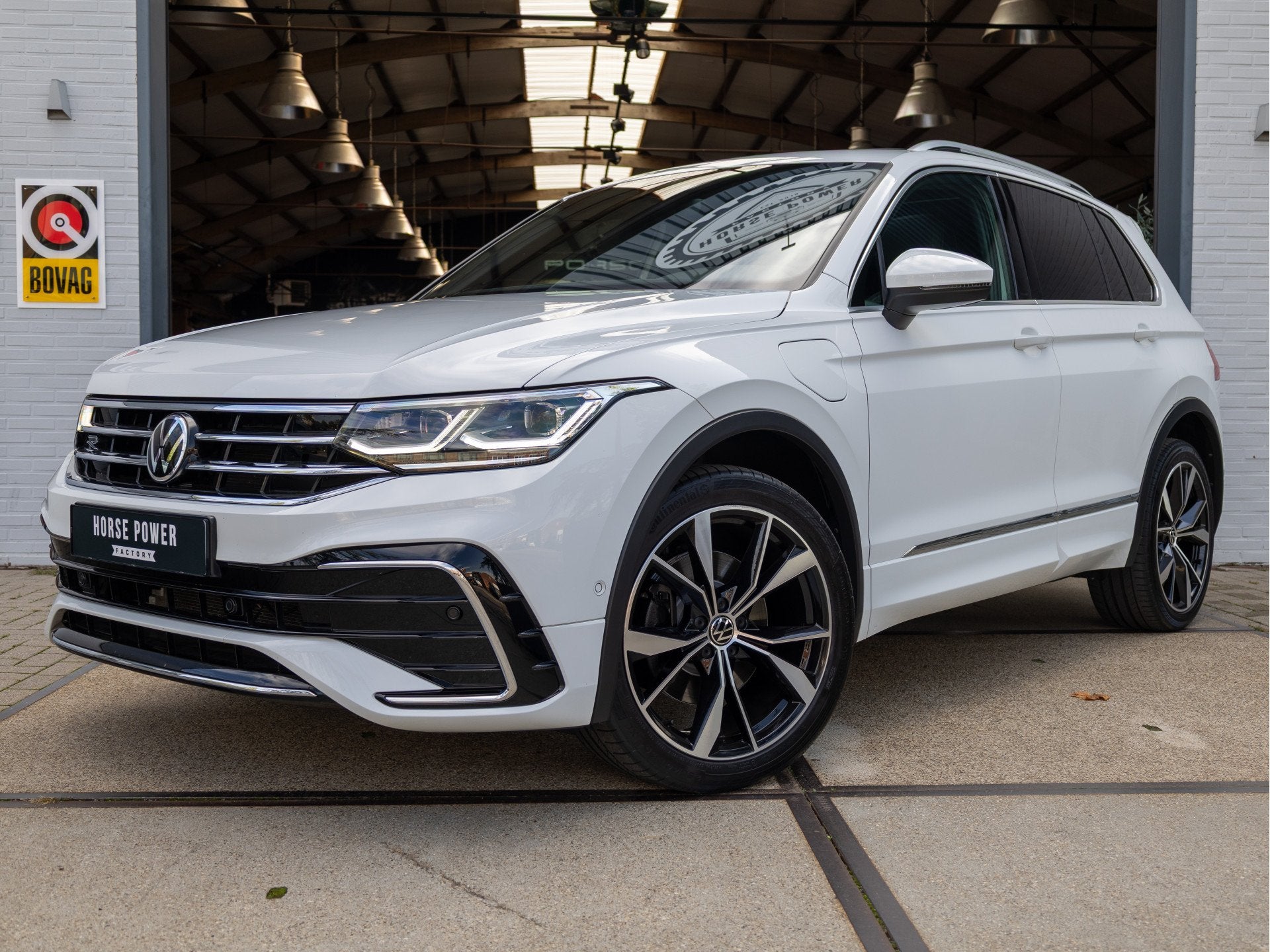 Volkswagen Tiguan 1.4 TSI eHybrid R-Line Business+ *Pano | I, Dealer onderhouden, Adaptive Cruise Control, Wit, Hybride Elektrisch/Benzine